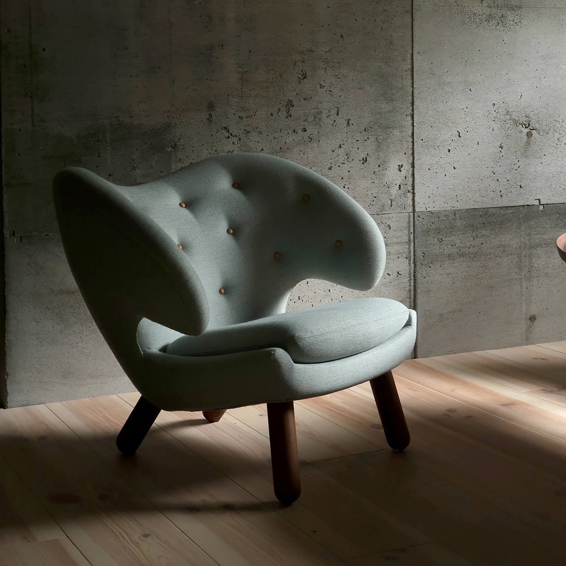 The Pelican Chair w/ Buttons